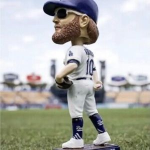 Justin turner Dodgers bobble head